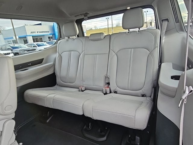 2022 Jeep Wagoneer Series III