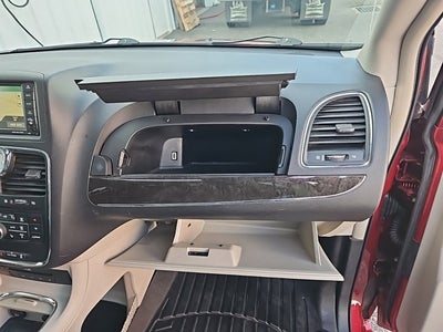 2016 Chrysler Town & Country Touring-L Anniversary Edition