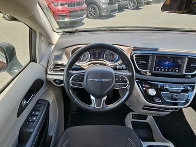 2020 Chrysler Voyager LX