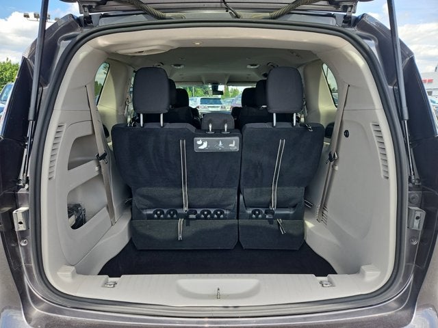 2020 Chrysler Voyager LX