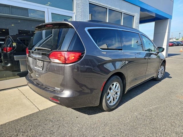 2020 Chrysler Voyager LX