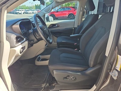 2020 Chrysler Voyager LX