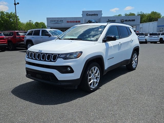 2023 Jeep Compass Latitude Lux 4X4's photo