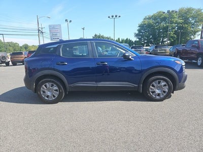 2025 Nissan Kicks S