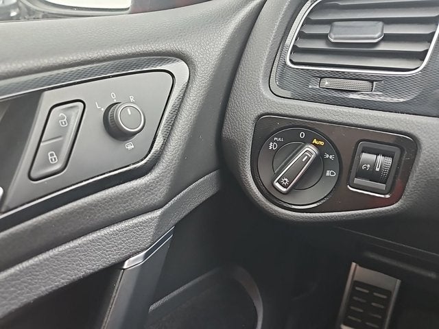 2017 Volkswagen Golf GTI Sport