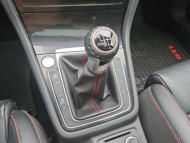 2017 Volkswagen Golf GTI Sport