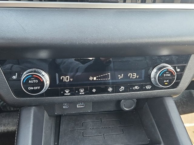2023 Mitsubishi Outlander SE