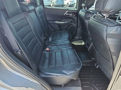 2023 Mitsubishi Outlander SE