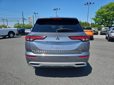 2023 Mitsubishi Outlander SE