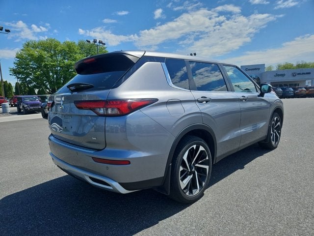 2023 Mitsubishi Outlander SE