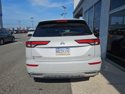 2024 Mitsubishi Outlander SE