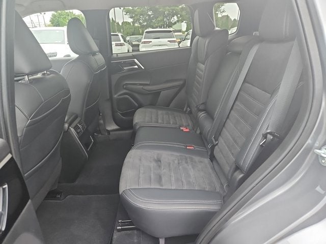 2024 Mitsubishi Outlander SE Black Edition
